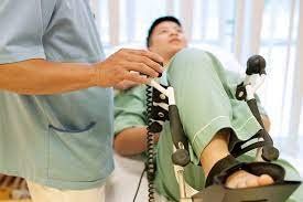 Chế độ sinh hoạt sau khi rút dụng cụ kết hợp xương như thế nào?