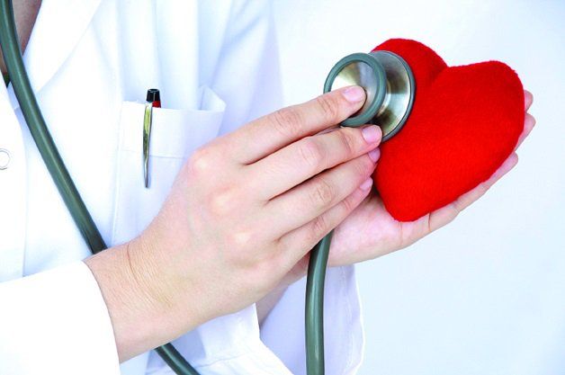 Thăm khám định kỳ tại các cơ sở chuyên khoa giúp phòng ngừa biến chứng tim mạch