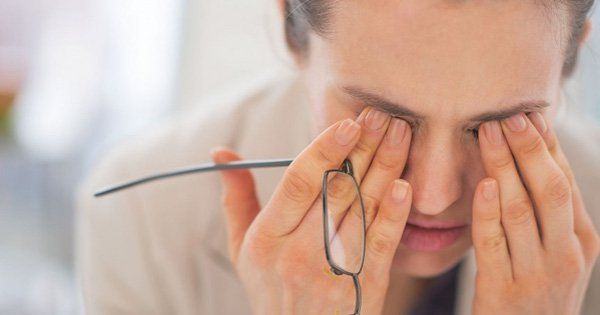 Cảnh giác mắt bị mờ đột ngột | Vinmec