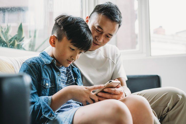 Có cách nào dạy trẻ tự kỷ tại nhà không? | Vinmec