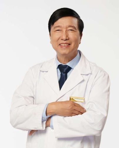 GS.TS.BS Nguyễn Thanh Liêm (Viện trưởng Viện nghiên cứu Tế bào gốc và công nghệ Gen Vinmec) – Người đóng vai trò quan trọng trong việc đưa liệu pháp tăng cường miễn dịch tự thân vào hỗ trợ điều trị tại Việt Nam