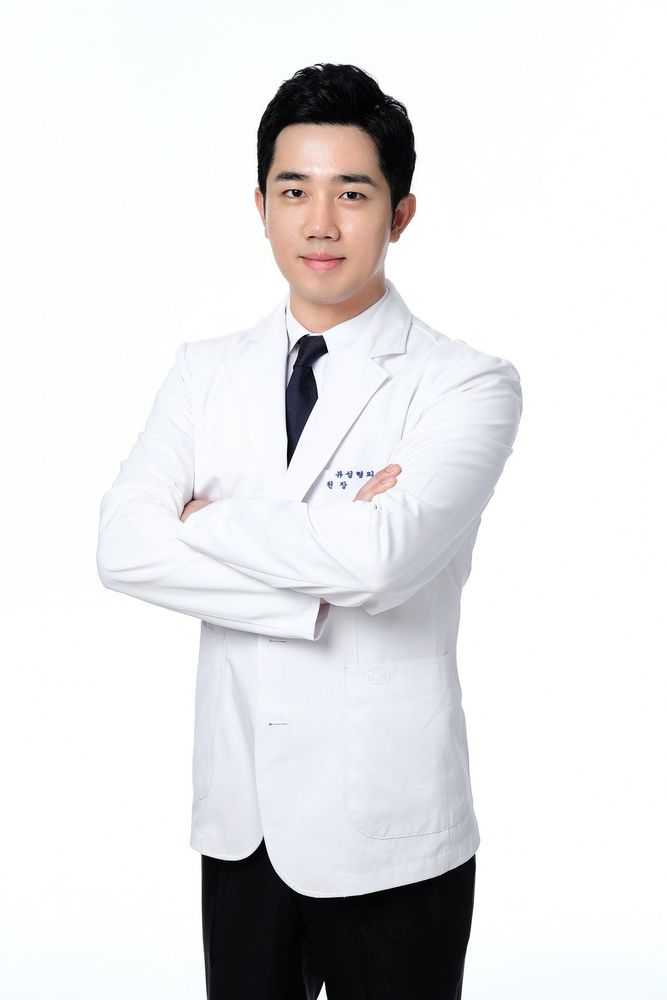 Dr. Lee Ho Bin - Chuyên gia tạo hình đường viền mặt, mắt, mũi, hút/ghép mỡ, trẻ hóa da