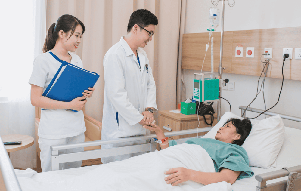 Đôi khi người nhà bệnh nhân phải cần đến sự trợ giúp của các chuyên gia chăm sóc giảm nhẹ