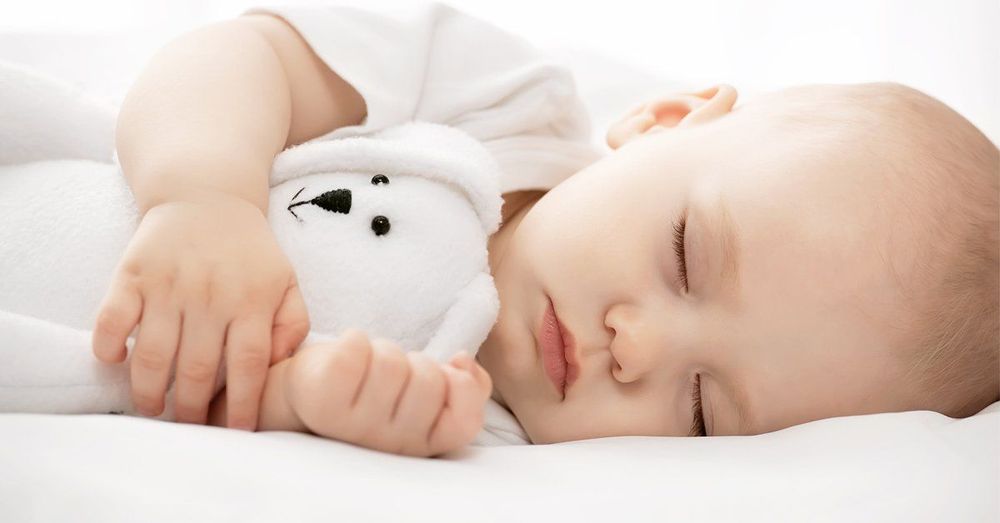 Lịch trình ngủ không hợp lý có thể là nguyên nhân khiến trẻ ngủ không sâu giấc