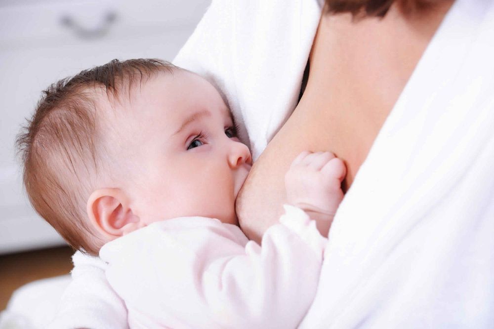 Sữa mẹ chứa hàm lượng vitamin D rất thấp