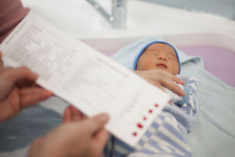 Việc khám sàng lọc trước tiêm vắc-xin đối với trẻ đẻ non rất quan trọng