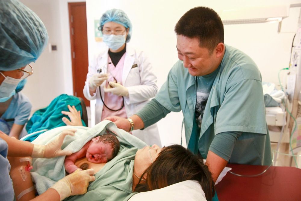 Hình ảnh khách hàng sinh thường tại Vinmec.