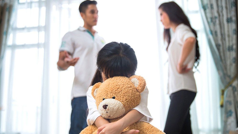 Không nên quát mắng trước mặt trẻ,trẻ có thể bắt chước rất nhanh
