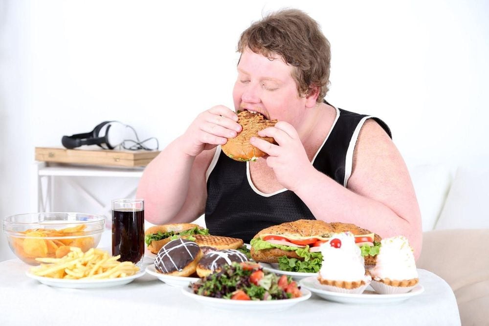 Rapid eating may result in weight gain.
