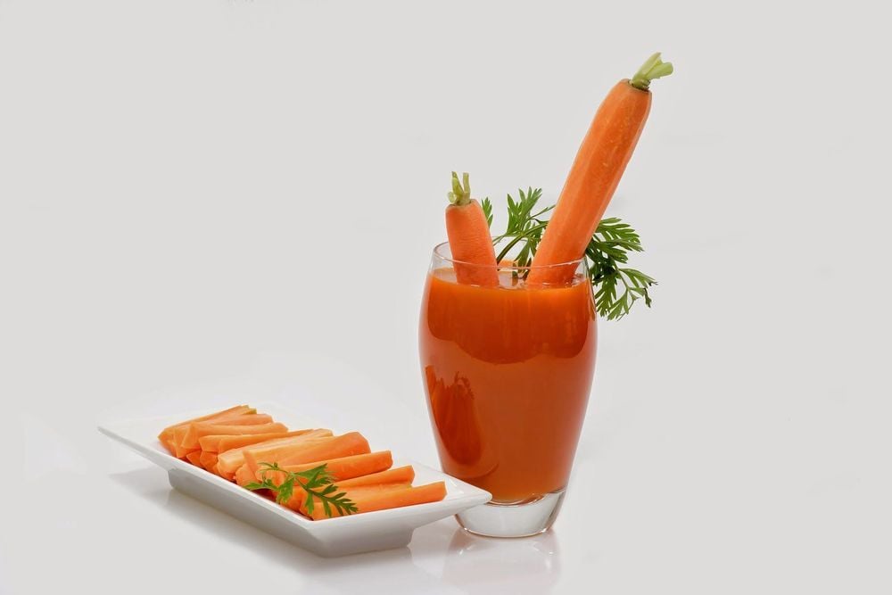 Carrot juice can be added to a healthy diet for patients.