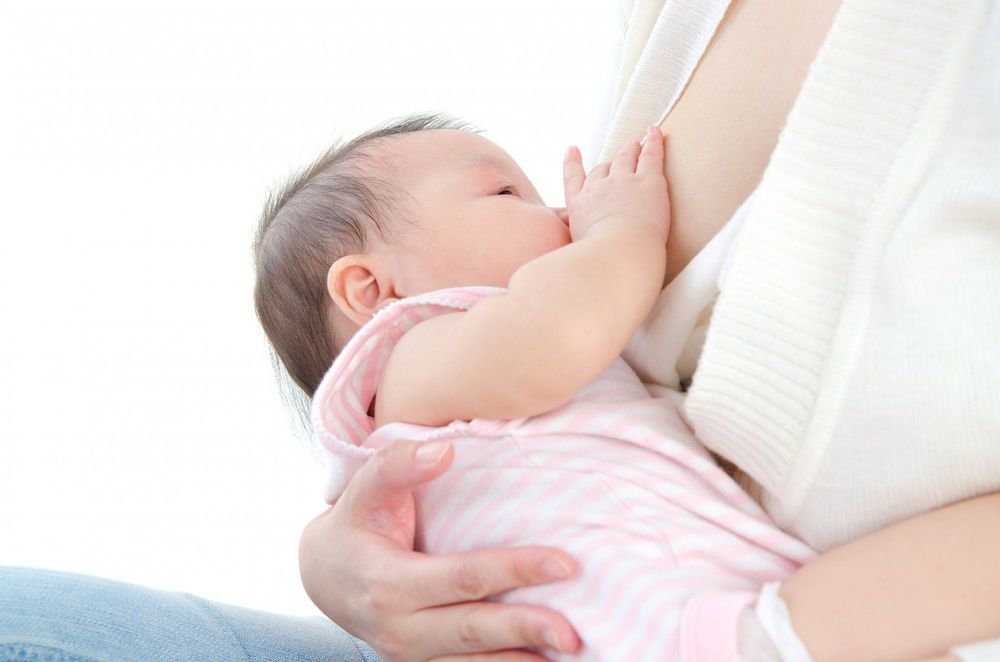 Nên cho trẻ bú đến khi nào có liên quan đến quá trình ăn dặm của trẻ