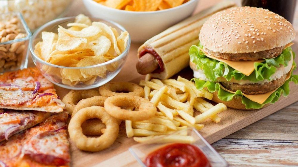 Avoiding unhealthy foods helps reduce the risk of hair follicle damage.