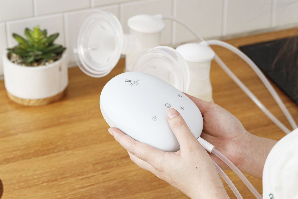 Với tắc tia sữa thì cần dùng các biện pháp vắt sữa để thông tia.