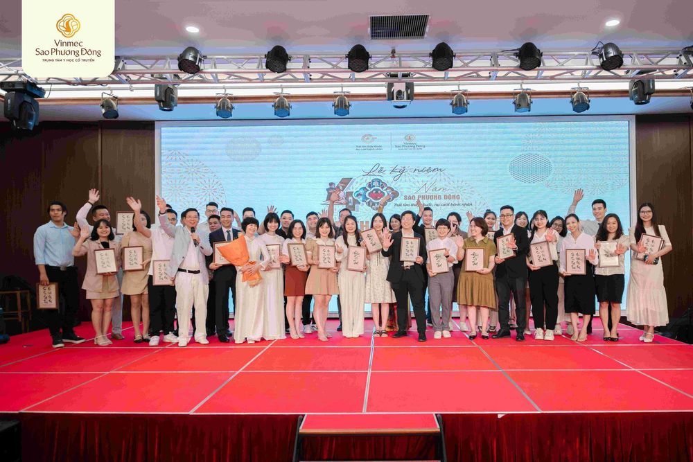 Chúc các thành viên của Vinmec - Sao Phương Đông luôn giữ tâm sáng, chí bền, hết lòng vì người bệnh
