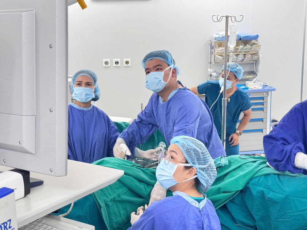 Bác sĩ sẽ giải thích chi tiết cho bạn về lý do phẫu thuật, thời điểm, cách thức phẫu thuật, các tai biến trong và sau mổ có thể gặp
