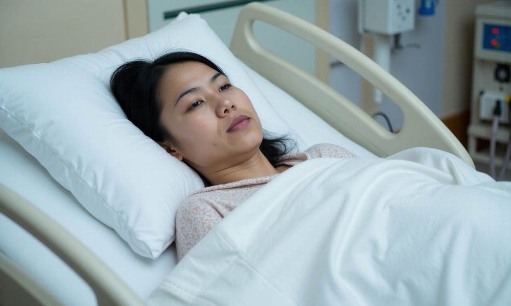 Các triệu chứng ung thư thực quản giai đoạn 3 khiến người bệnh, khó ăn uống dẫn đến suy giảm sức khỏe