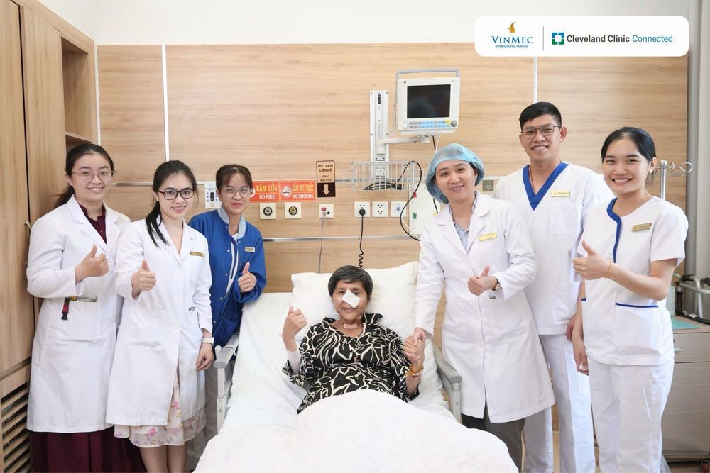  Bà V. đã hồi phục đủ để xuất viện và trở về với gia đình