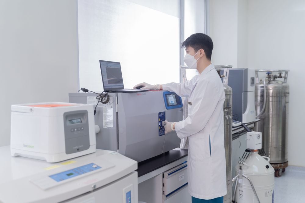 Một trong những ưu điểm của việc sử dụng tế bào gốc máu cuống rốn là tính an toàn cao, ít gây ra phản ứng đào thải