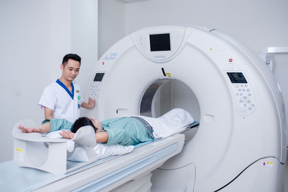 Nếu tình trạng chuột rút cơ lưng xảy ra thường xuyên hoặc cơn đau ngày càng tăng về tần suất và mức độ, người bệnh nên đến cơ sở y tế để được bác sĩ kiểm tra, xác định nguyên nhân.