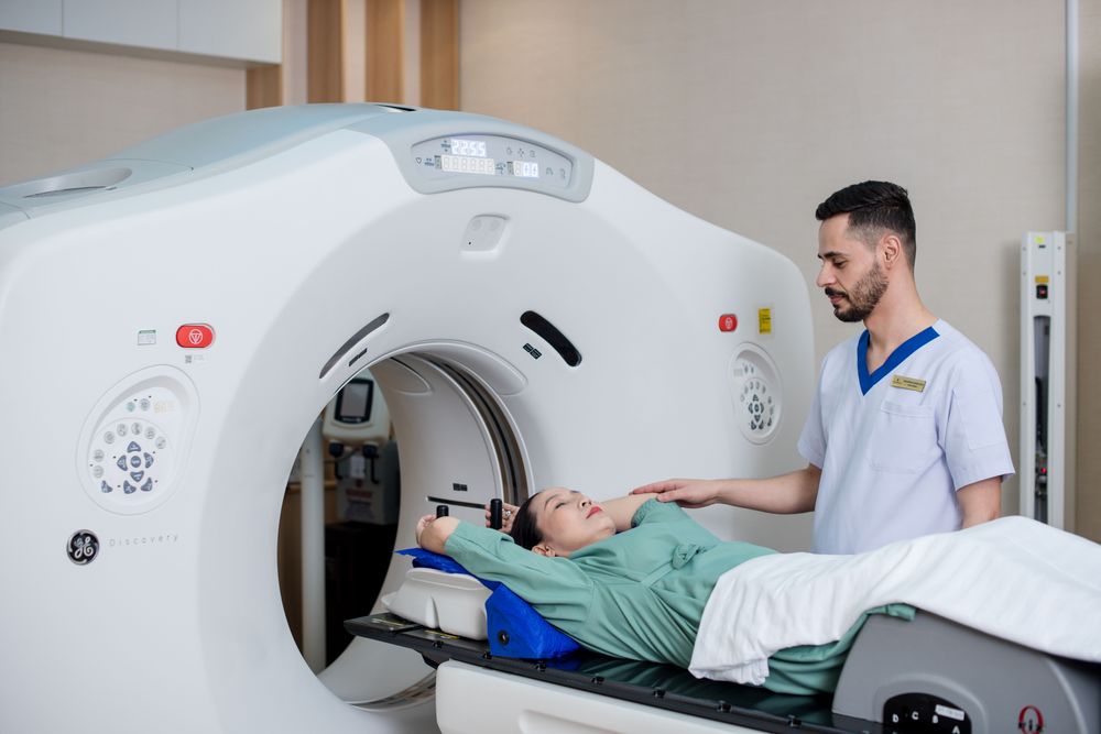 Theo các chuyên gia y tế, ung thư tuyến giáp có tiên lượng tốt và không phải là bệnh lý quá nguy hiểm nếu được phát hiện sớm và điều trị đúng phương pháp.