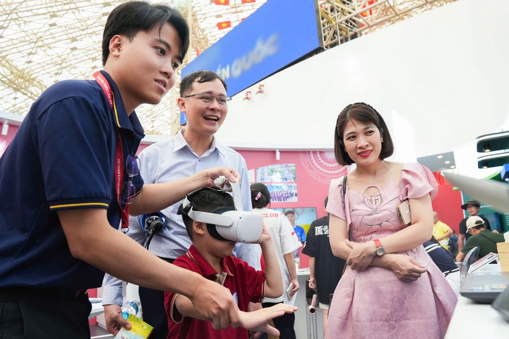 Vinmec đồng hành cùng Triển lãm 80 năm thành tựu đất nước