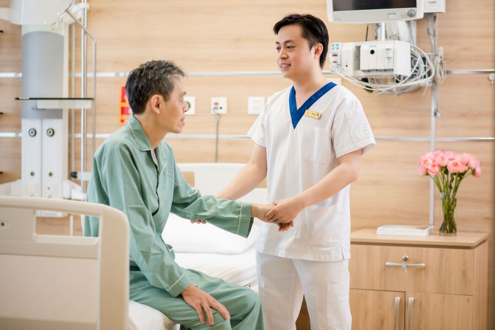 Việc xử lý tình trạng bong gân đúng cách không chỉ giúp giảm đau mà còn hỗ trợ quá trình hồi phục diễn ra nhanh chóng, tránh những biến chứng không mong muốn.