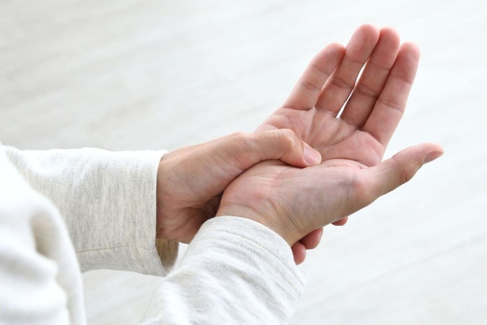 Numbness in the arms and legs after waking up indicates an underlying illness