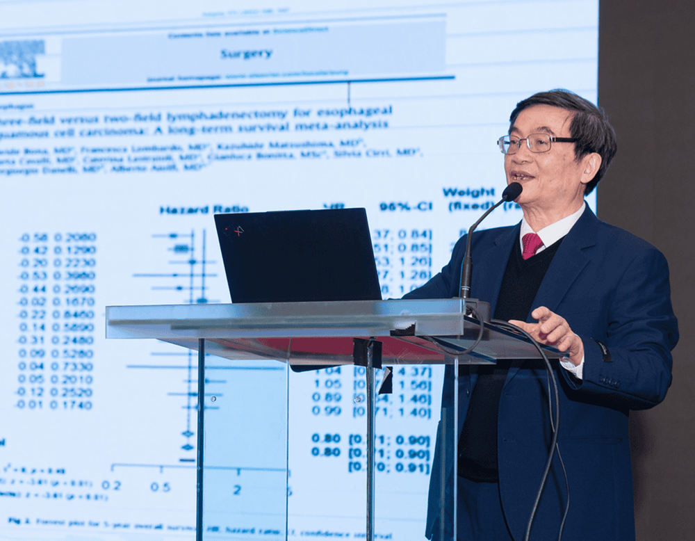 PGS.TS.BS Phạm Đức Huấn - Chủ tịch Hội đồng Chuyên ngành Ngoại - Hệ thống Y tế Vinmec, Chủ tịch Chi hội Phẫu thuật Thực quản Việt Nam