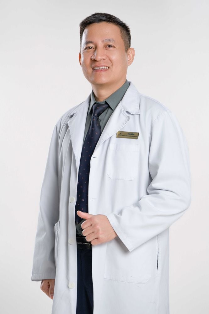 Bác sĩ Thái Bằng