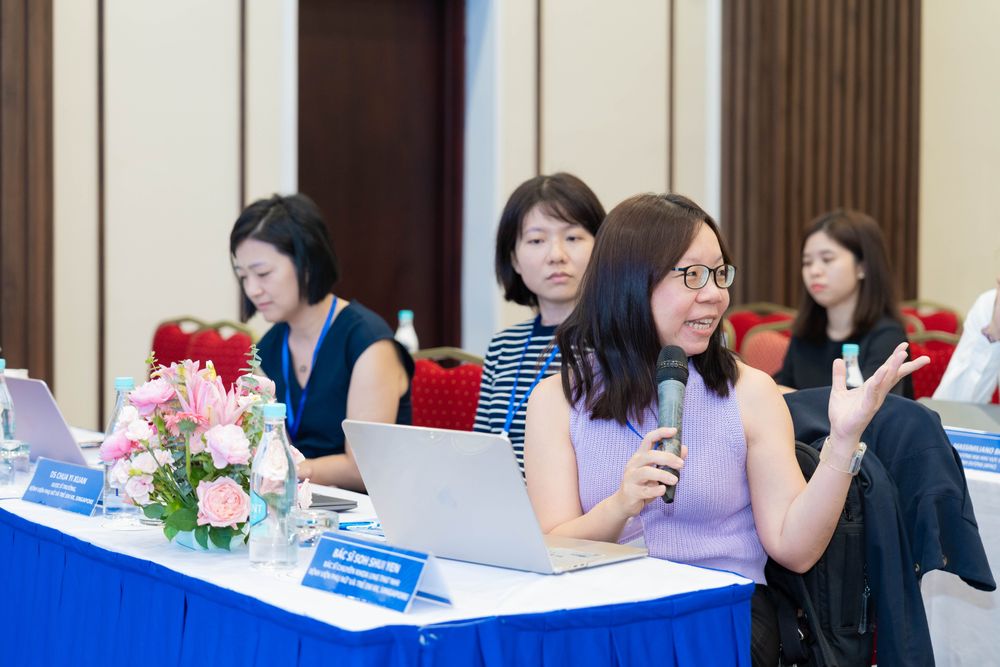 Dr. Soh Shui Yen, Bác sĩ chuyên khoa Ung thư Nhi, Bệnh viện Phụ nữ và Trẻ em KK, Singapore tham gia giảng dạy trực tiếp tại lớp tập huấn 