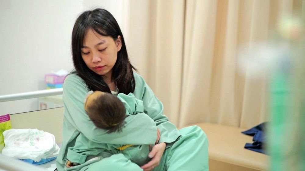 Bé Thiên Di và mẹ trước ca phẫu thuật ghép gan tại Bệnh viện Đa khoa Quốc tế Vinmec Times City