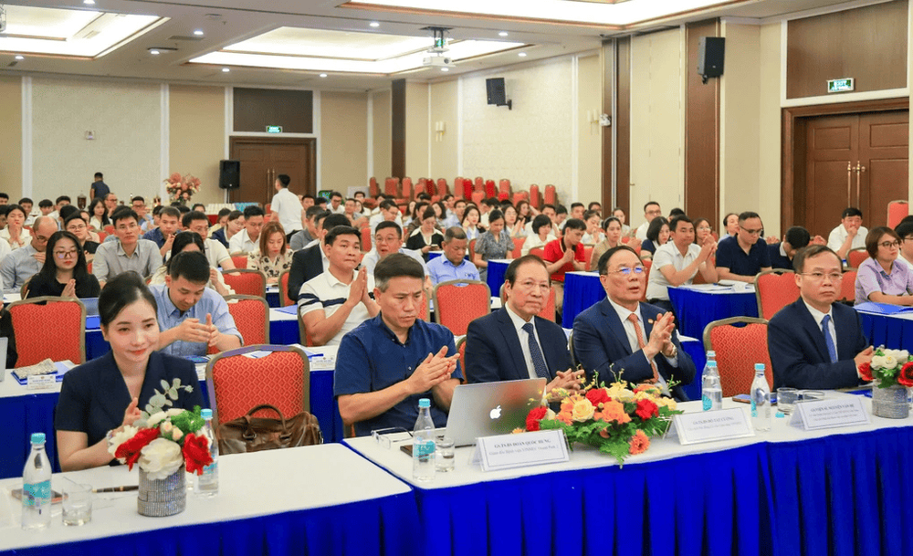 Đại diện VCCI, Hệ thống Y tế Vinmec, các chuyên gia, giảng viên cùng các lãnh đạo bệnh viện tham gia tích cực, tạo nên thành công cho diễn đàn trong 4 tuần triển khai