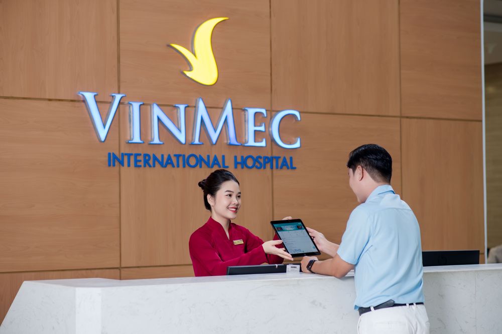 Khi bị đau khớp háng nhẹ kèm đau đầu gối, tốt nhất là đến thăm khám tại khoa Cơ xương khớp để được chẩn đoán và điều trị sớm, chuẩn xác.