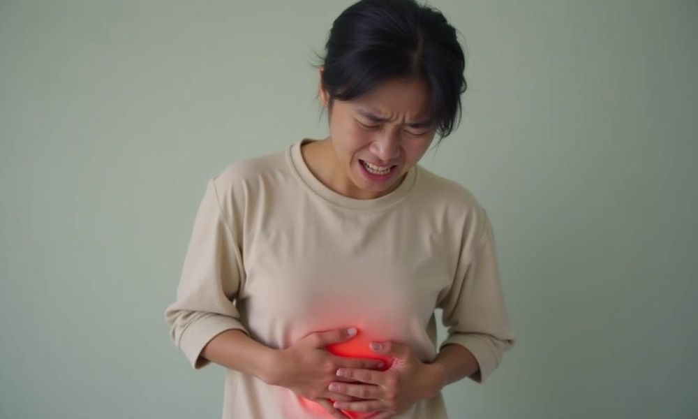 Đau vùng chậu là một triệu chứng cảnh báo chị em cần đi khám phụ khoa.