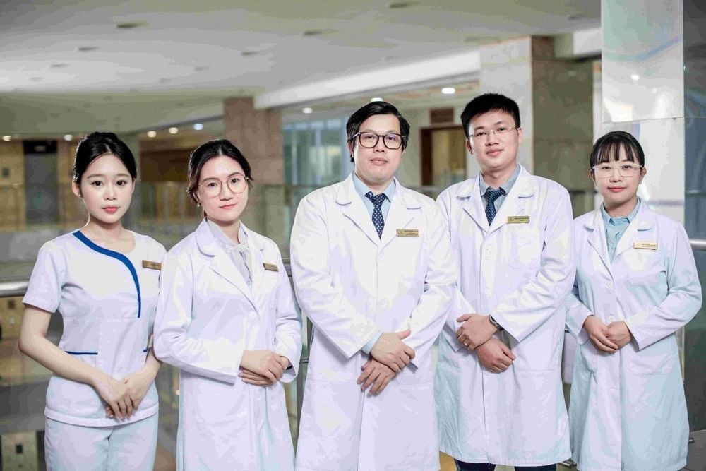 Đội ngũ y, bác sĩ tại Trung tâm Miễn dịch - Dị ứng lâm sàng Vinmec Times City.