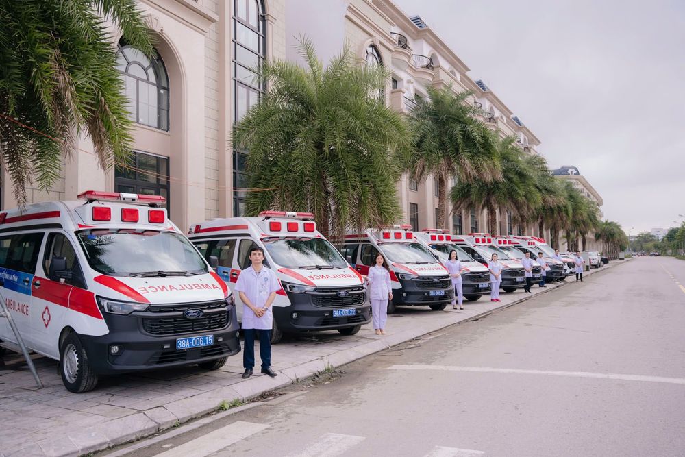 Hình ảnh dàn xe cấp cứu Vingroup tài trợ cho tỉnh Hà Tĩnh