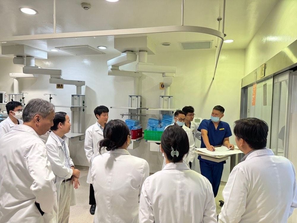 Vinmec thực hiện các buổi đánh giá người bệnh đa chuyên khoa hàng ngày để đưa ra phác hồ điều trị phù hợp cho từng người bệnh