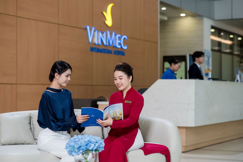 Để hiểu rõ thức khuya có bị trễ kinh không, chị em nên đi thăm khám để được bác sĩ tư vấn.