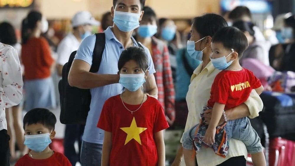 Lịch trình dày đặc là một trong những nguyên nhân khiến sức đề kháng của trẻ tạm thời suy giảm