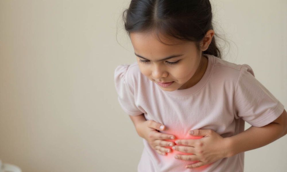 Một số trẻ có thể gặp tác dụng phụ sau khi dùng thuốc nhuận tràng như đau bụng.
