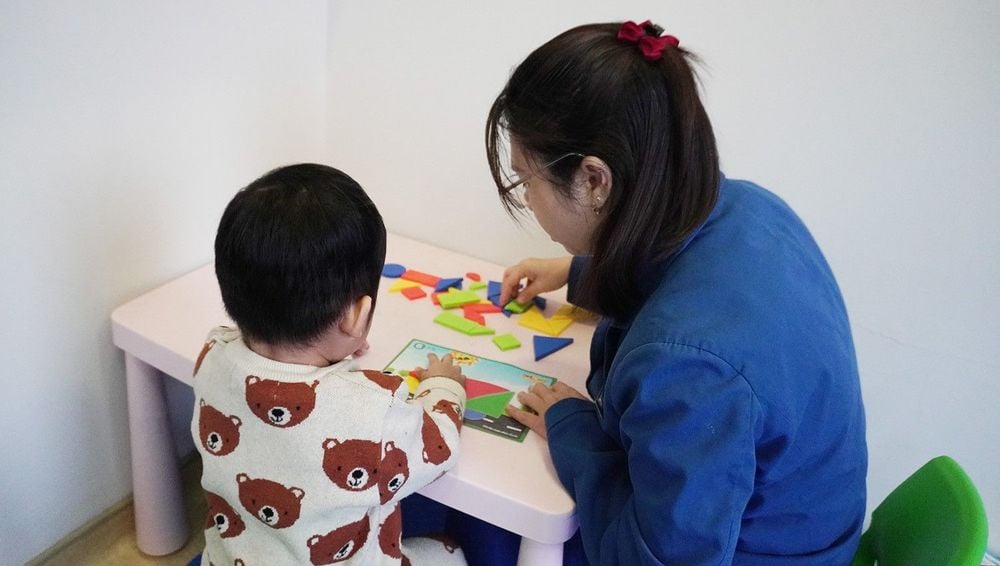 Nhà tâm lý & các Bác sĩ tại IMHC sẽ luôn tìm hiểu và đánh giá trẻ trước khi đưa ra một lộ trình trị liệu cá nhân hóa, đặt sự thoải mái và an toàn của trẻ là ưu tiên hàng đầu