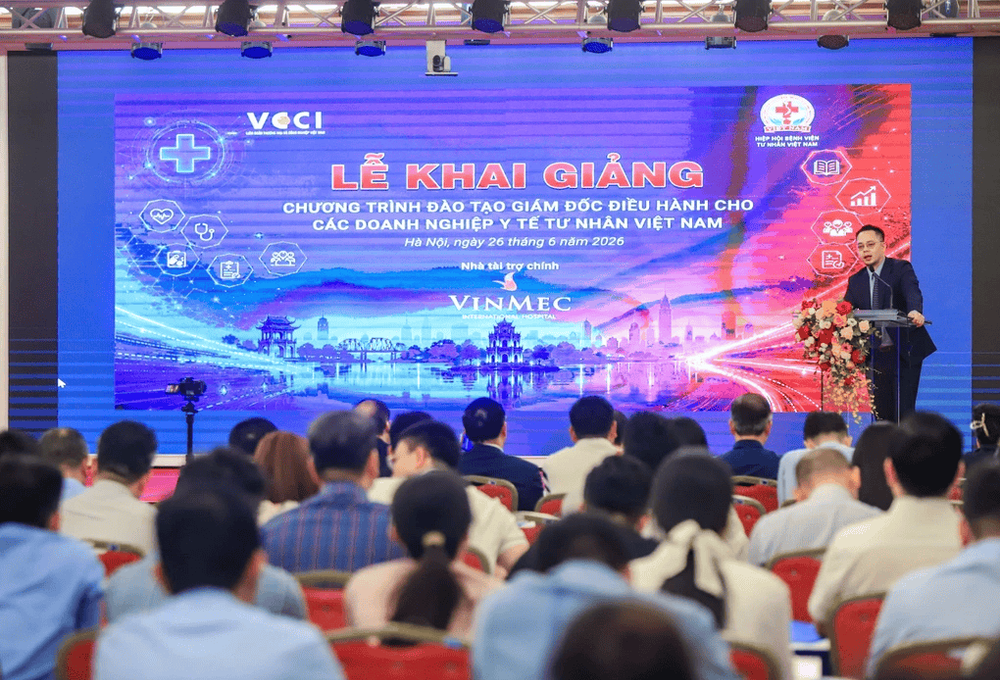 Ông Nguyễn Huy Ngọc - Phó tổng giám đốc Khối Hỗ trợ Vinmec chia sẻ tại diễn đàn