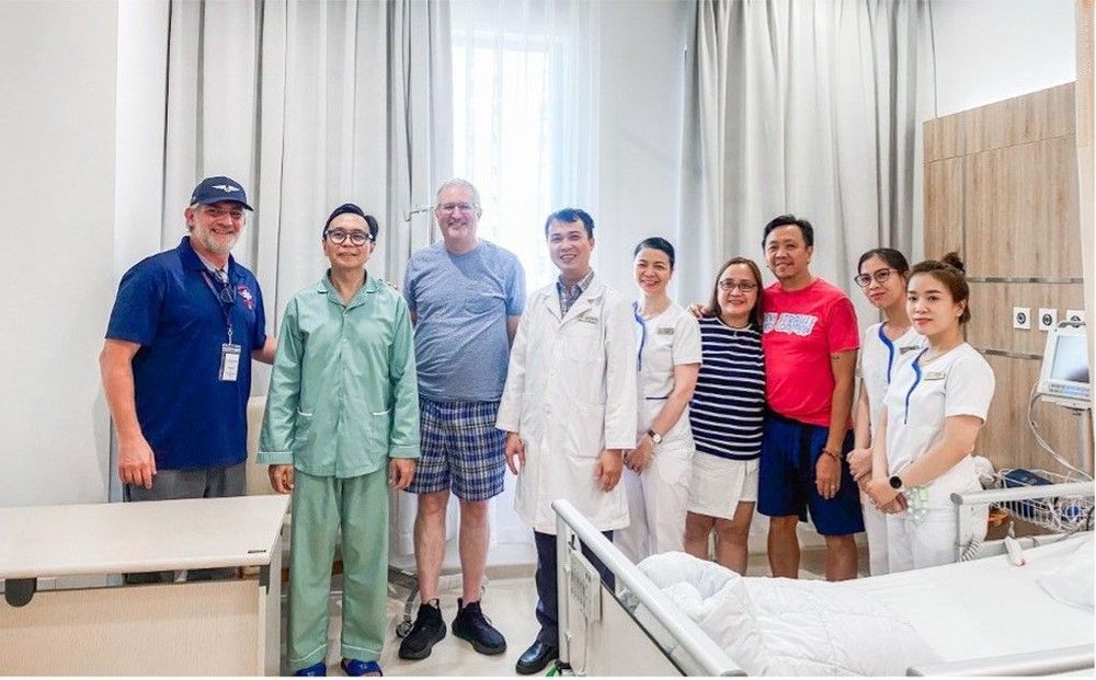 Ông Roraldo rạng rỡ trong ngày xuất viện