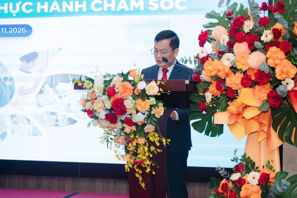 Ông Vương Ánh Dương – Phó Cục trưởng Cục Quản lý Khám, Chữa bệnh – Bộ Y tế, phát biểu tại hội nghị