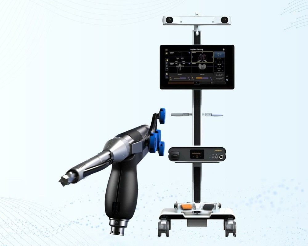 Robot CORI có xuất xứ Mỹ, thuộc thế hệ robot phẫu thuật chỉnh hình hiện đại tích hợp trí tuệ nhân tạo AI