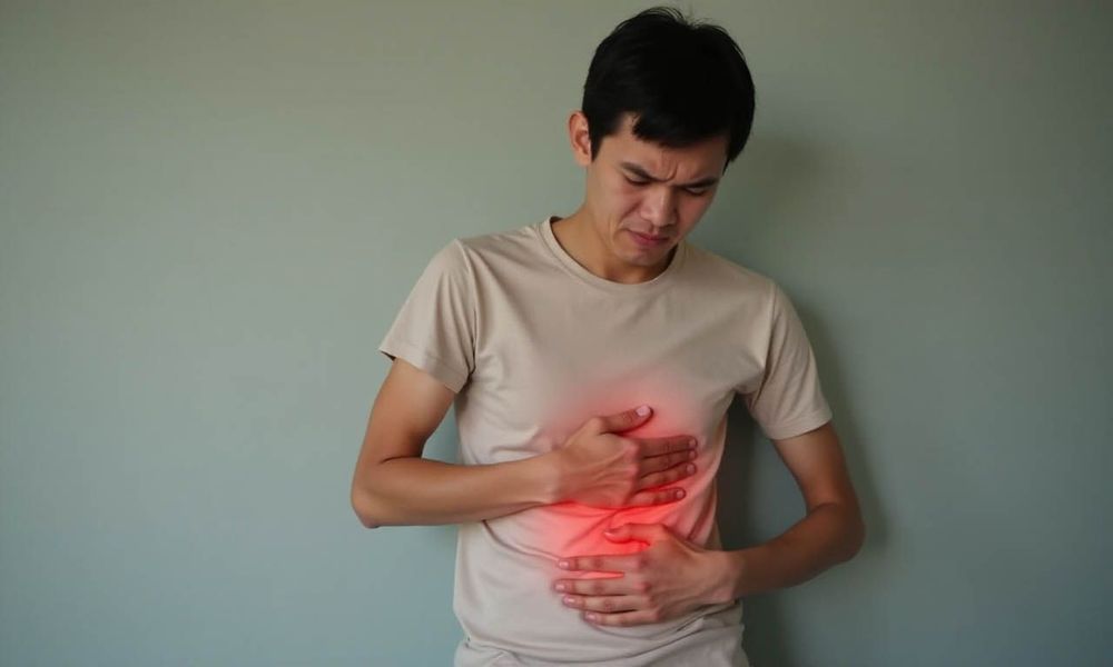 Đau bụng là một trong những triệu chứng của ung thư dạ dày.