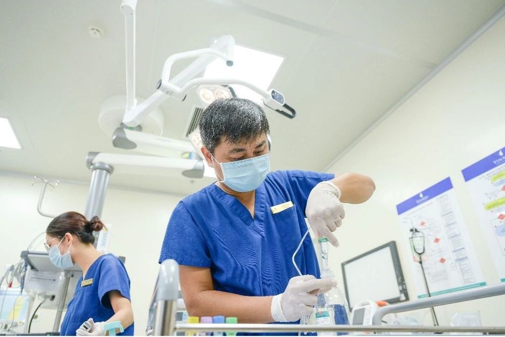 Sự tập trung và thận trọng của ê-kíp trước ca bệnh đặc biệt phức tạp