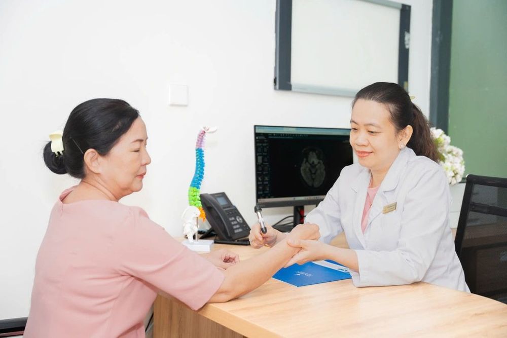 Thăm khám sớm giúp xác định nguyên nhân và xử trí kịp thời các triệu chứng bất thường