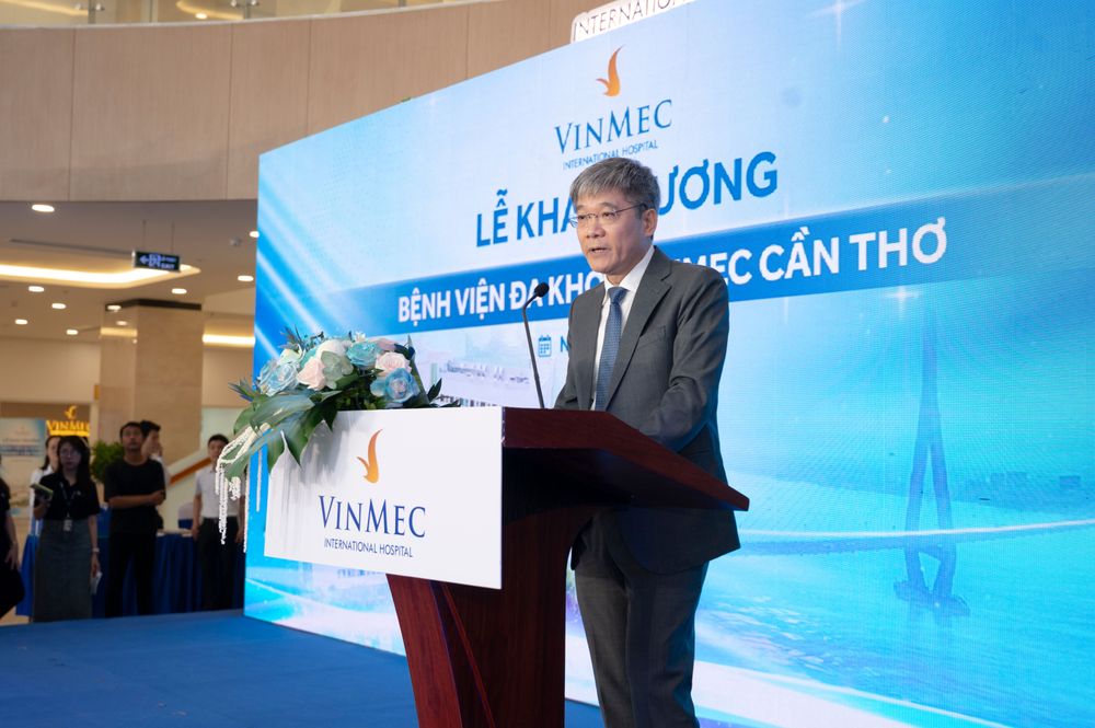 TS.BS Phùng Nam Lâm - Phó Tổng Giám đốc Chuyên môn Hệ thống Y tế Vinmec phát biểu tại sự kiện