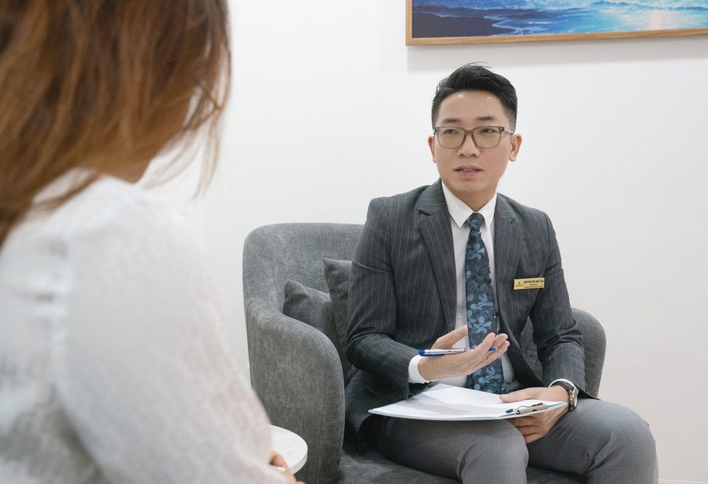 Trị liệu tâm lý diễn ra trong không gian an toàn và bảo mật, giúp bạn thấu hiểu bản thân và gỡ bỏ những nút thắt cảm xúc